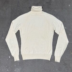 Loro Piana 100% Cashmere Women's Cream Turtleneck Sweater Made in Italy Size 40